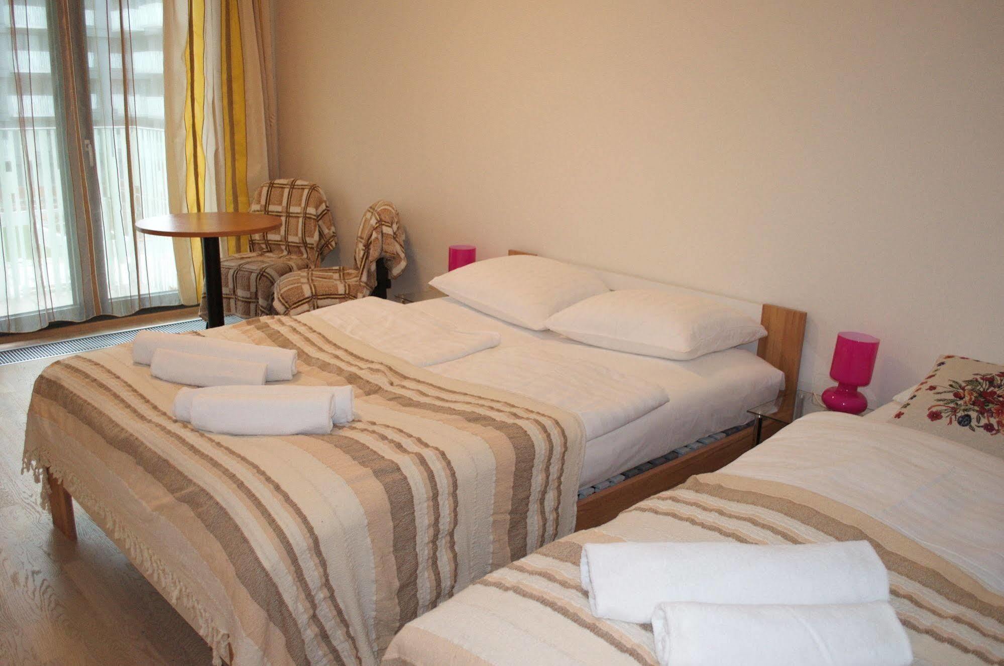 Ferienwohnung Enjoy In Garden Prag Exterior foto